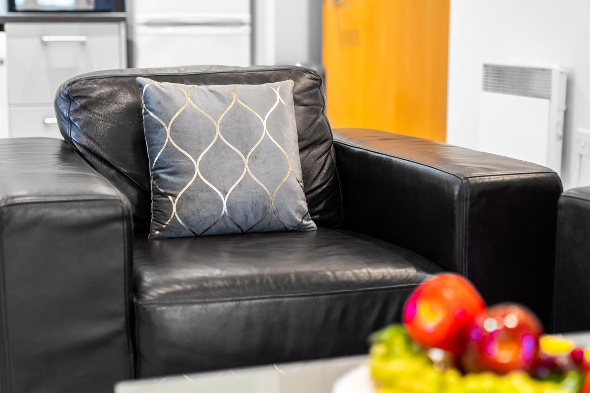 City Centre Apartment - 2 Bedroom - Secure Parking - Top Rated - 201M Birmingham Exteriör bild